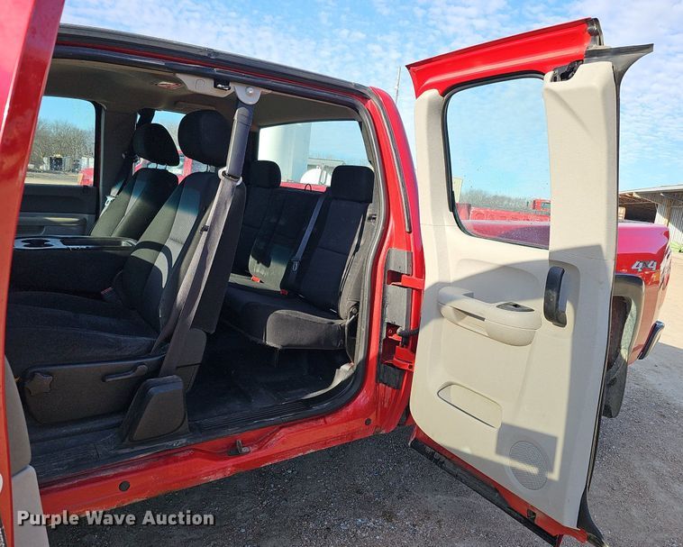 image for item DK0562 2010 Chevrolet Silverado 1500 Ext. Cab pickup truck
