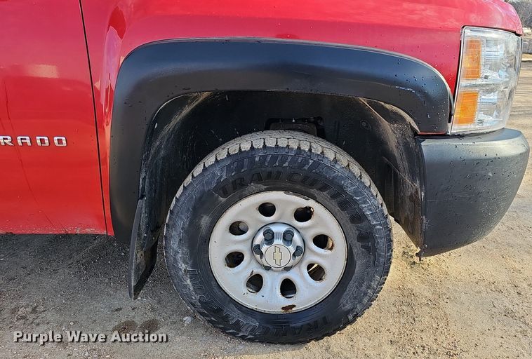 image for item DK0562 2010 Chevrolet Silverado 1500 Ext. Cab pickup truck