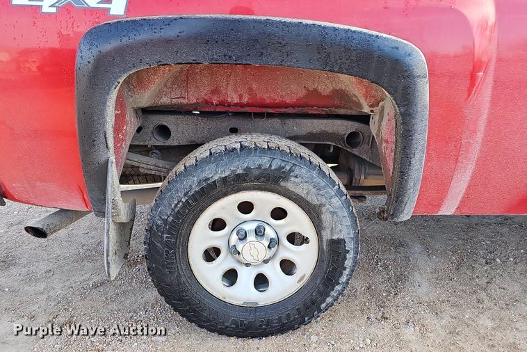 image for item DK0562 2010 Chevrolet Silverado 1500 Ext. Cab pickup truck