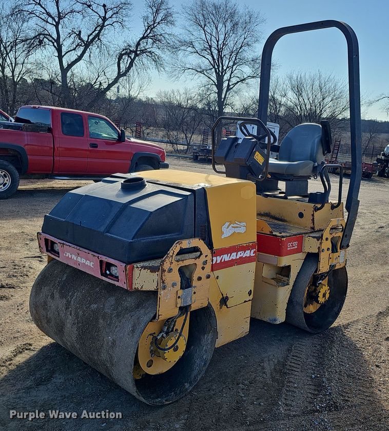 image for item DK0566 DynaPac CC122 double drum vibratory roller