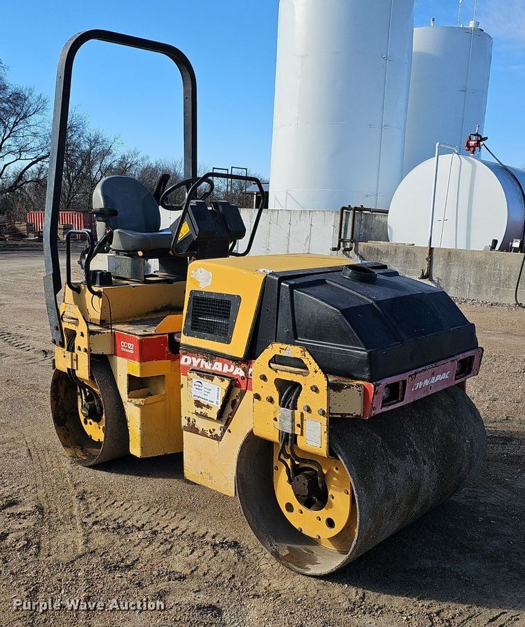 image for item DK0566 DynaPac CC122 double drum vibratory roller