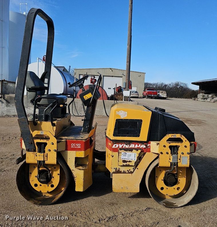 image for item DK0566 DynaPac CC122 double drum vibratory roller