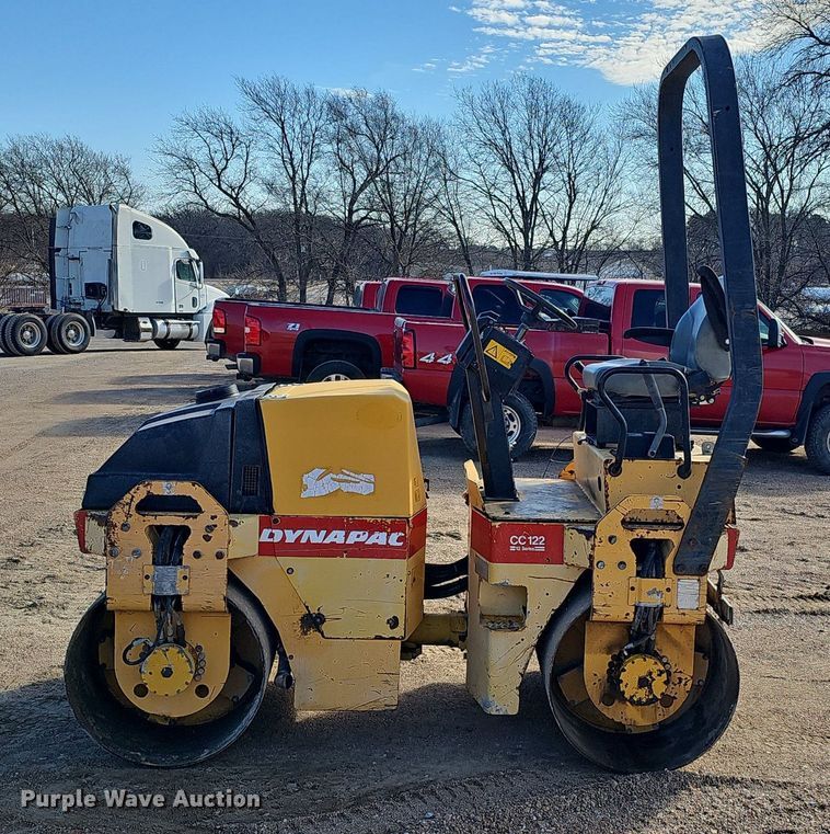 image for item DK0566 DynaPac CC122 double drum vibratory roller