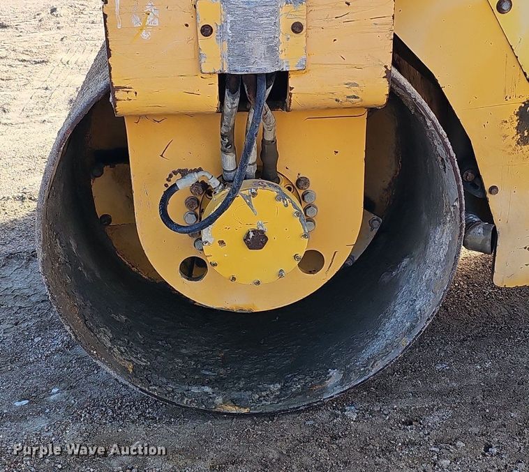 image for item DK0566 DynaPac CC122 double drum vibratory roller