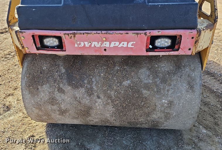 image for item DK0566 DynaPac CC122 double drum vibratory roller