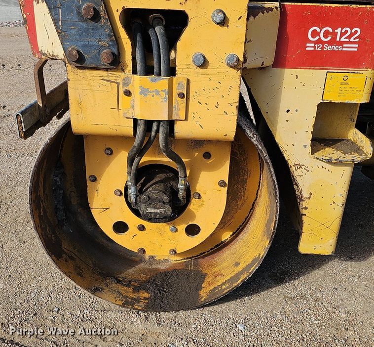 image for item DK0566 DynaPac CC122 double drum vibratory roller