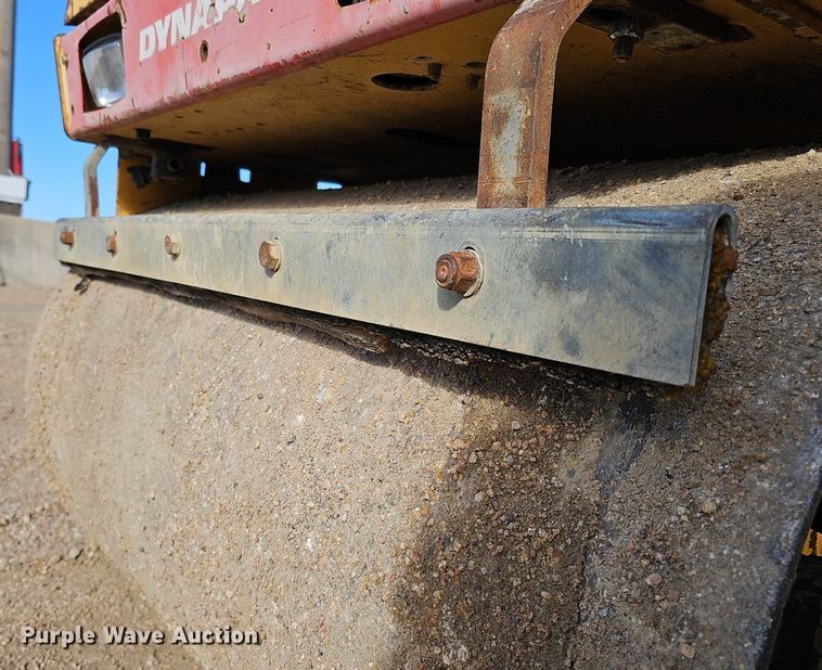 image for item DK0566 DynaPac CC122 double drum vibratory roller