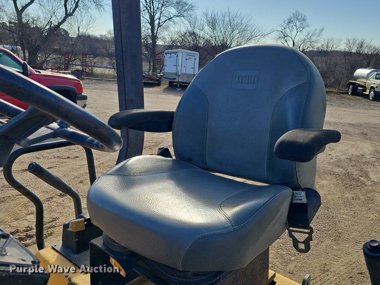 image for item DK0566 DynaPac CC122 double drum vibratory roller