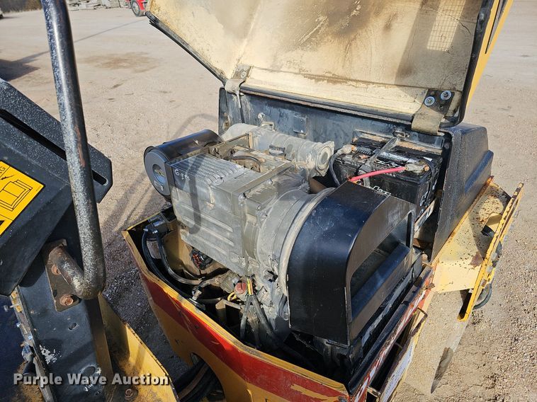 image for item DK0566 DynaPac CC122 double drum vibratory roller