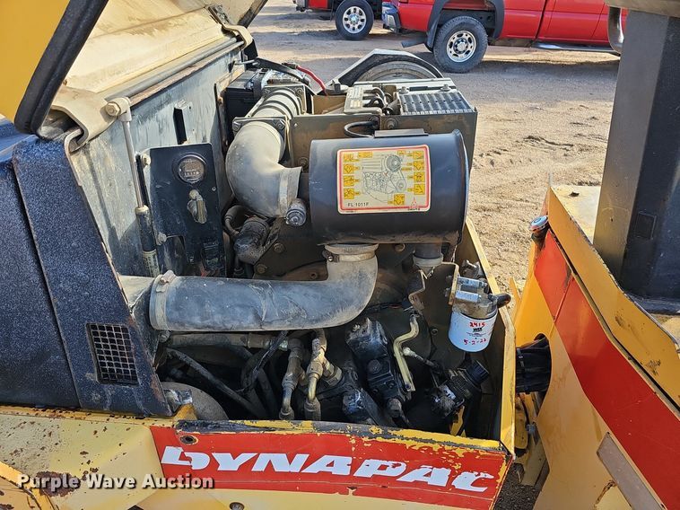 image for item DK0566 DynaPac CC122 double drum vibratory roller