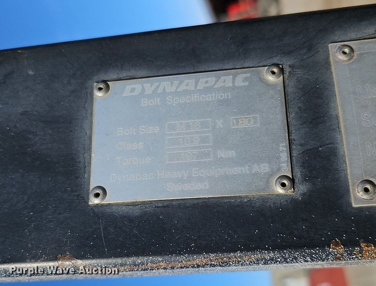 image for item DK0566 DynaPac CC122 double drum vibratory roller