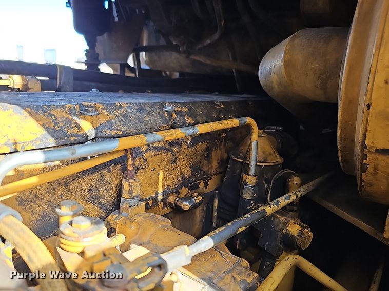 image for item DK0569 1995 Caterpillar 963B track loader