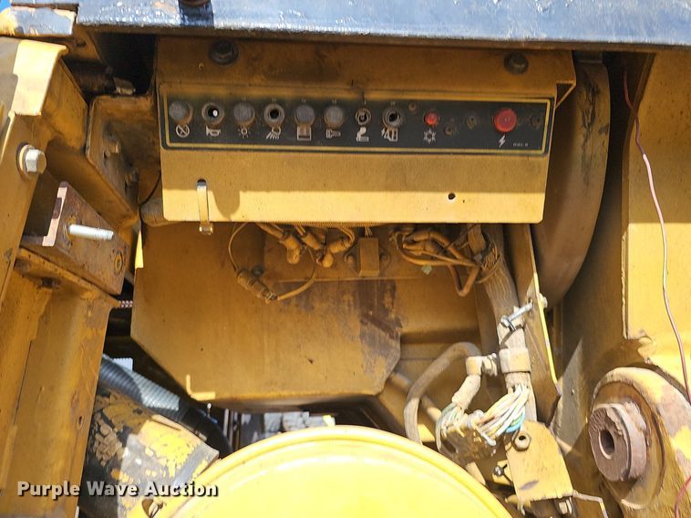 image for item DK0569 1995 Caterpillar 963B track loader