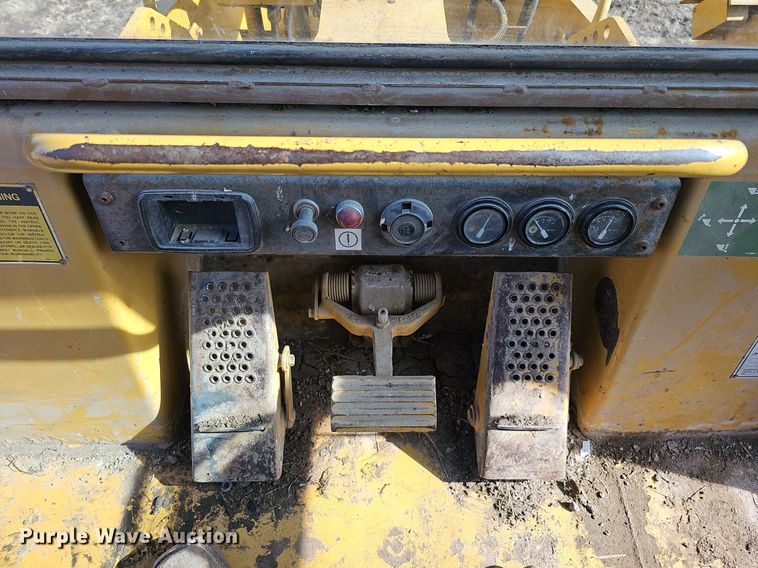 image for item DK0569 1995 Caterpillar 963B track loader