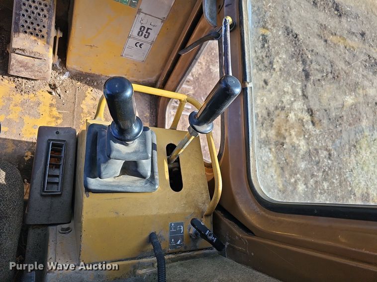 image for item DK0569 1995 Caterpillar 963B track loader