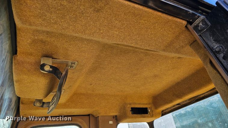 image for item DK0569 1995 Caterpillar 963B track loader