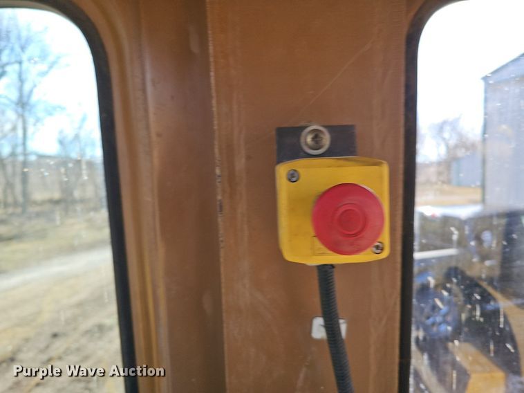 image for item DK0569 1995 Caterpillar 963B track loader