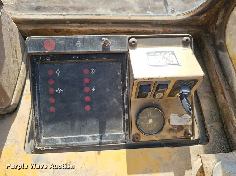 image for item DK0569 1995 Caterpillar 963B track loader