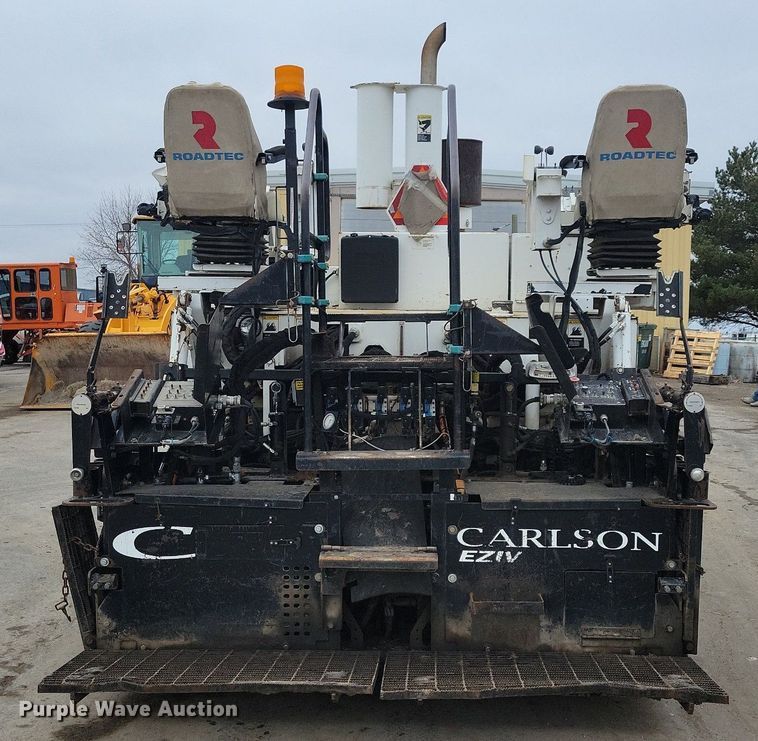 image for item DL7852 Roadtec RP175  paver