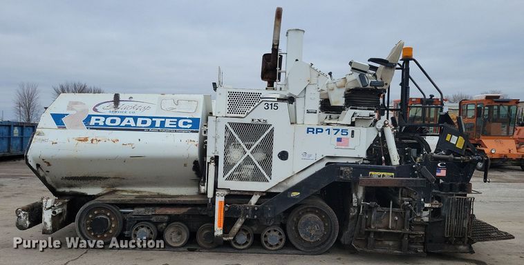 image for item DL7852 Roadtec RP175  paver