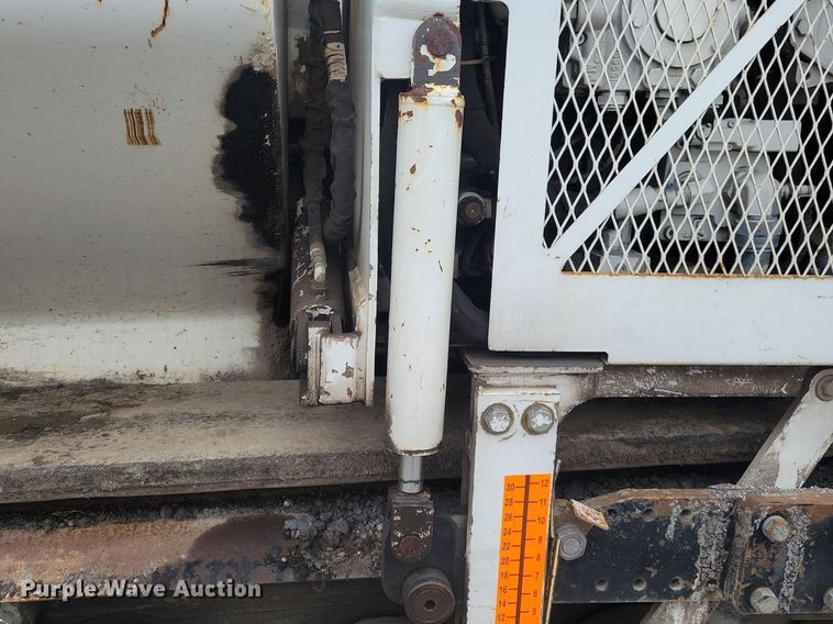 image for item DL7852 Roadtec RP175  paver