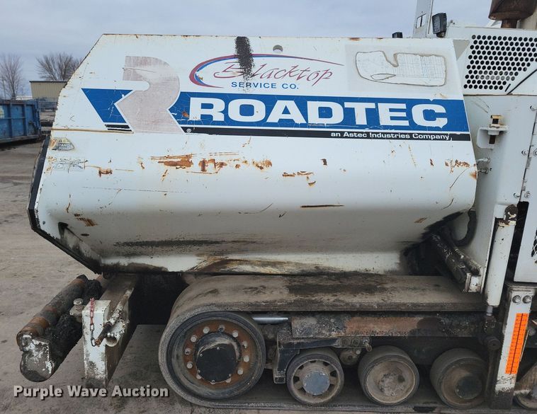 image for item DL7852 Roadtec RP175  paver