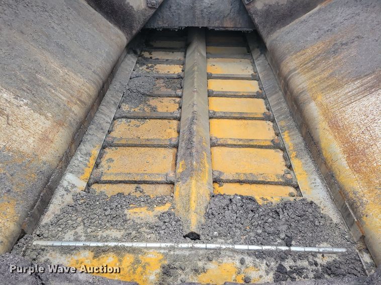 image for item DL7852 Roadtec RP175  paver