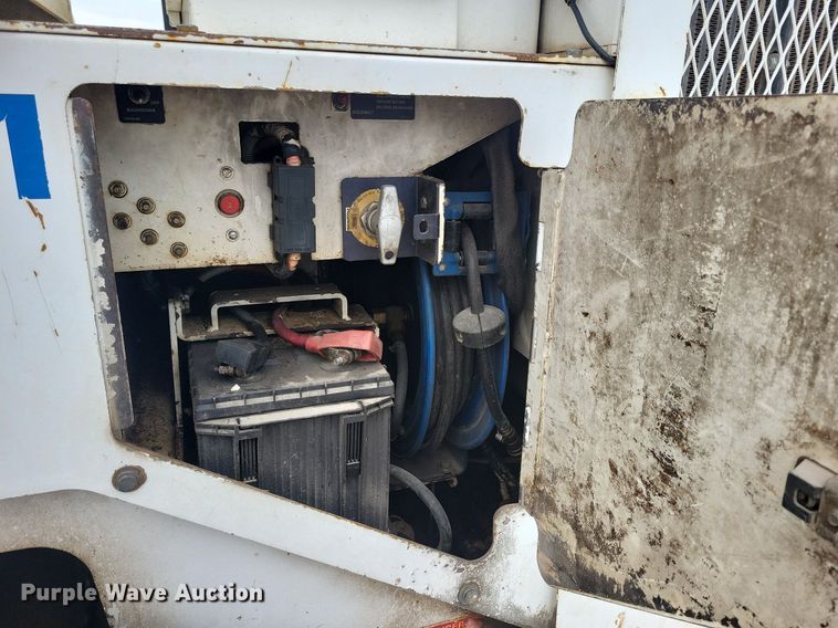 image for item DL7852 Roadtec RP175  paver