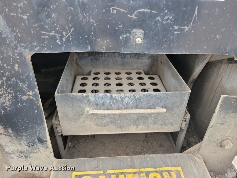 image for item DL7852 Roadtec RP175  paver