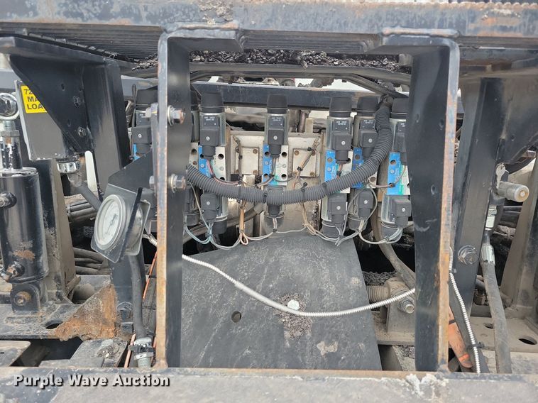 image for item DL7852 Roadtec RP175  paver