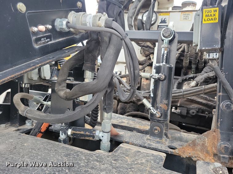 image for item DL7852 Roadtec RP175  paver