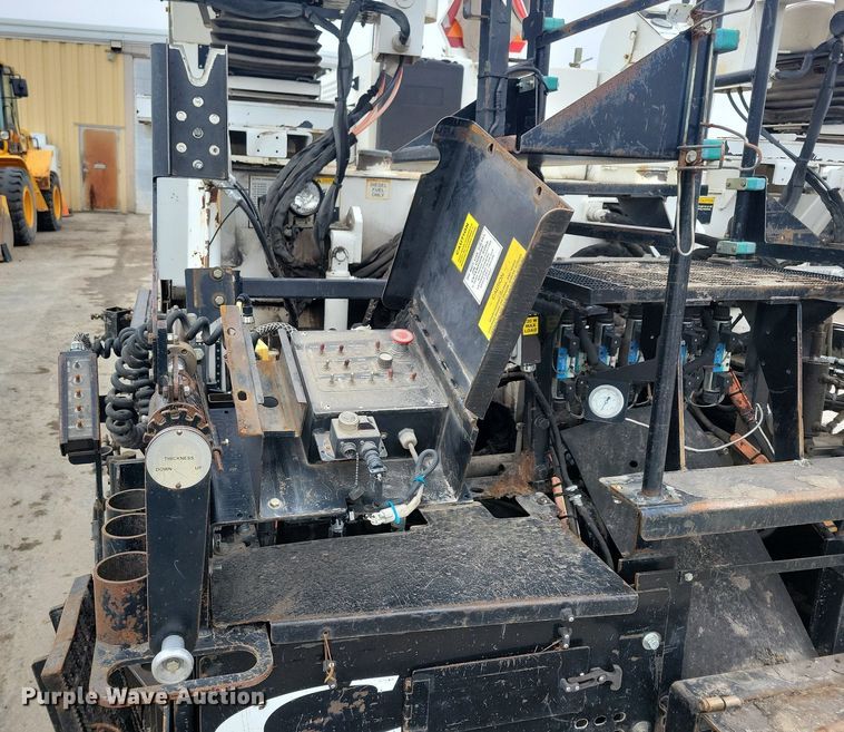 image for item DL7852 Roadtec RP175  paver