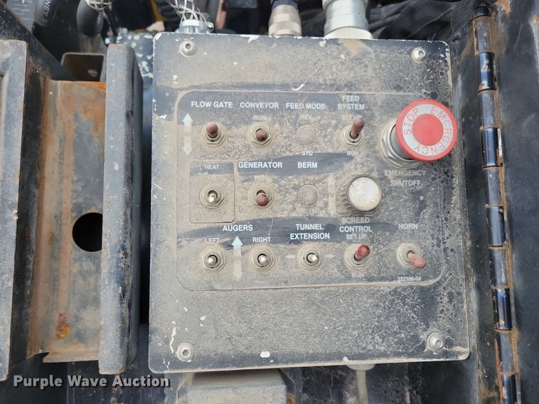 image for item DL7852 Roadtec RP175  paver