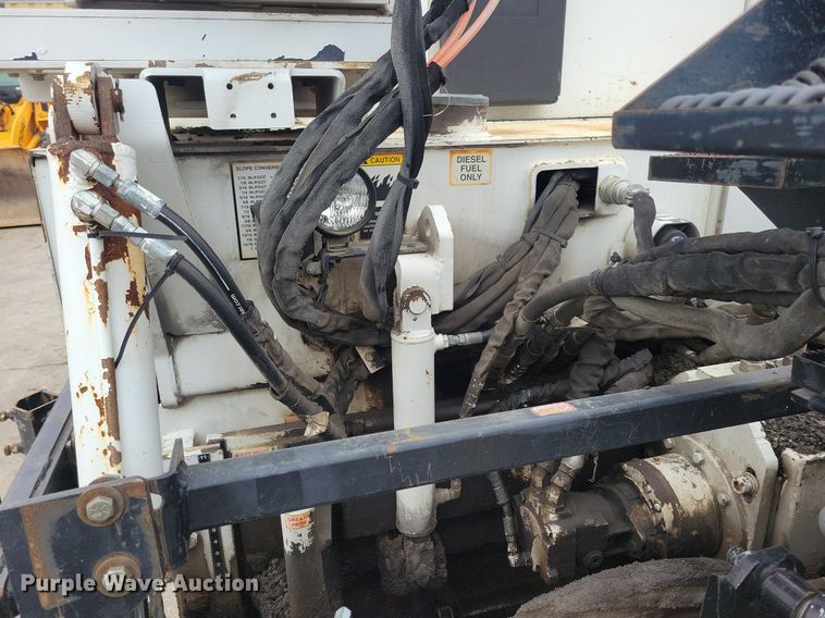 image for item DL7852 Roadtec RP175  paver