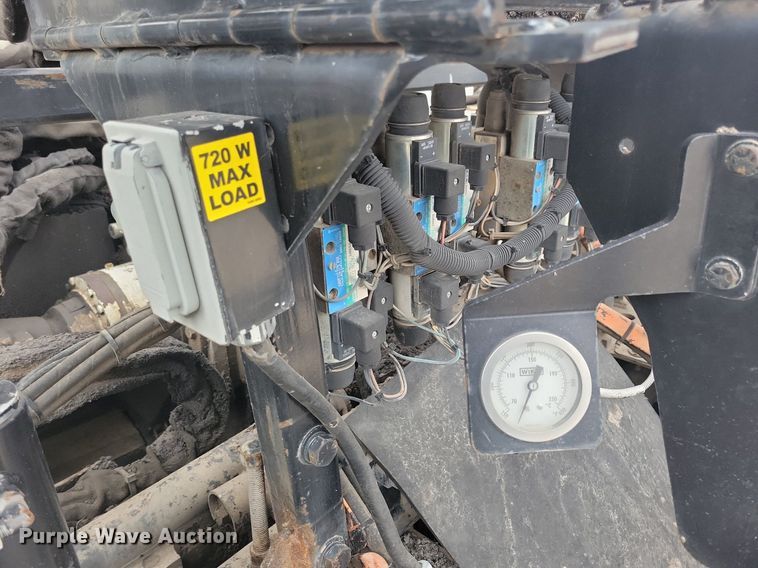 image for item DL7852 Roadtec RP175  paver