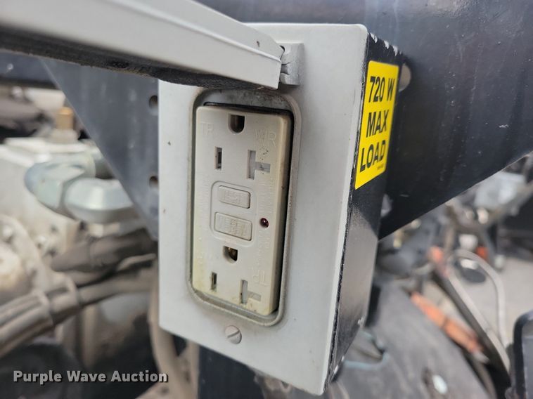 image for item DL7852 Roadtec RP175  paver