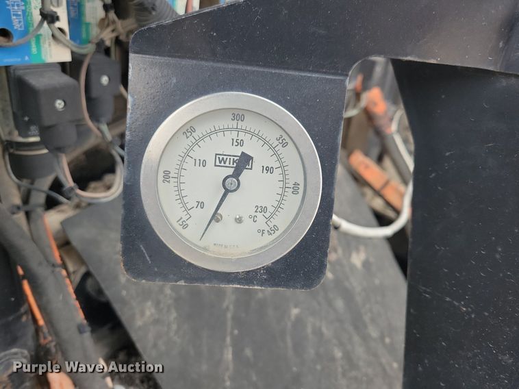 image for item DL7852 Roadtec RP175  paver