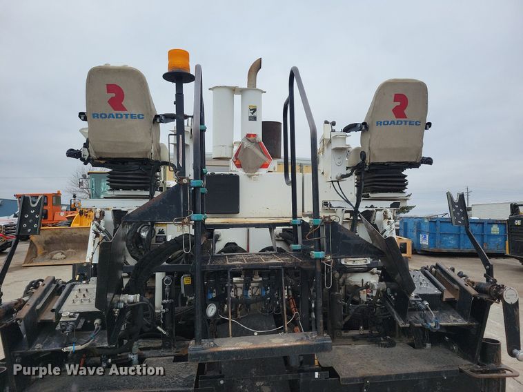 image for item DL7852 Roadtec RP175  paver