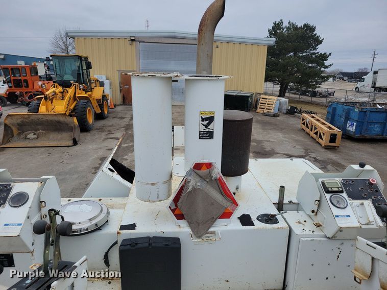 image for item DL7852 Roadtec RP175  paver