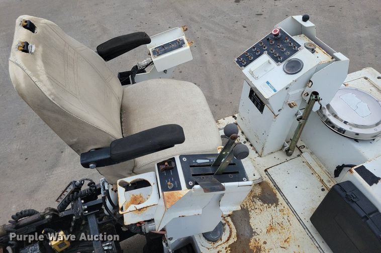 image for item DL7852 Roadtec RP175  paver