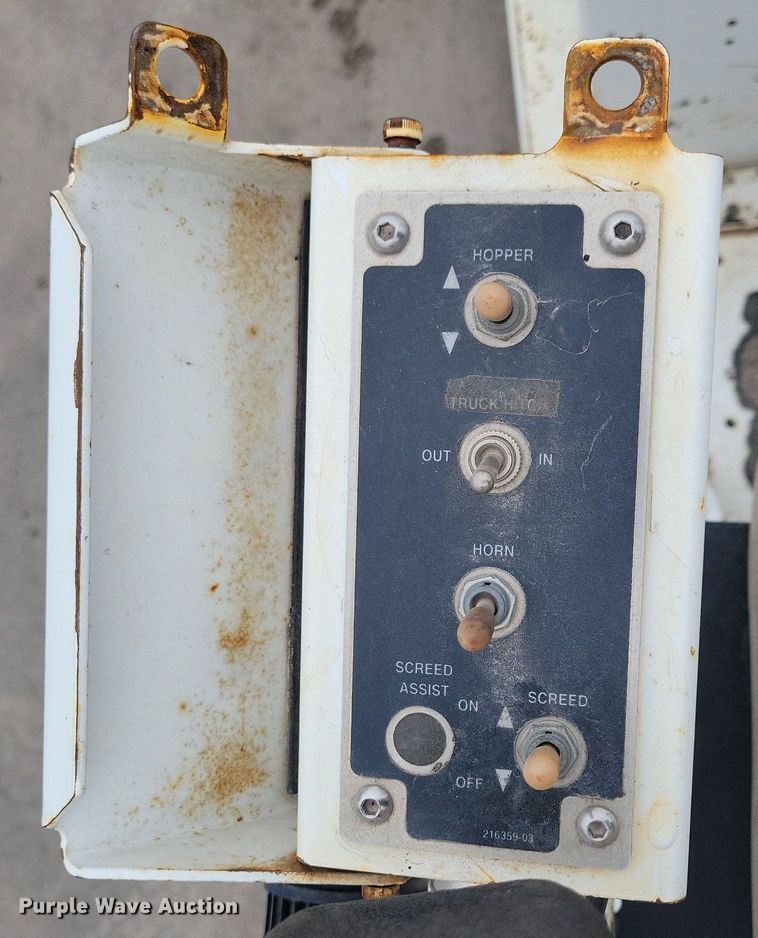 image for item DL7852 Roadtec RP175  paver