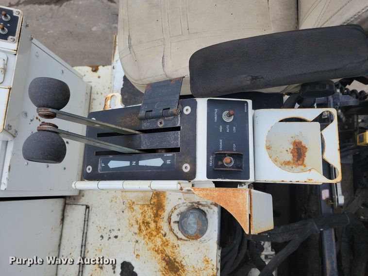 image for item DL7852 Roadtec RP175  paver