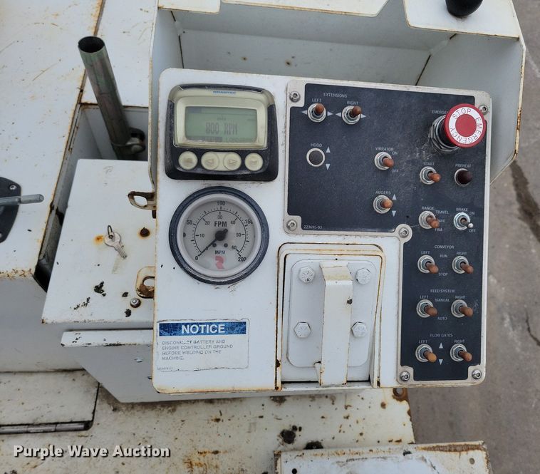 image for item DL7852 Roadtec RP175  paver