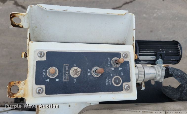 image for item DL7852 Roadtec RP175  paver