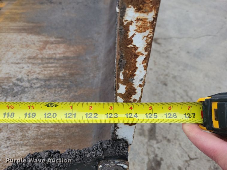 image for item DL7852 Roadtec RP175  paver