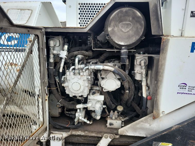 image for item DL7852 Roadtec RP175  paver