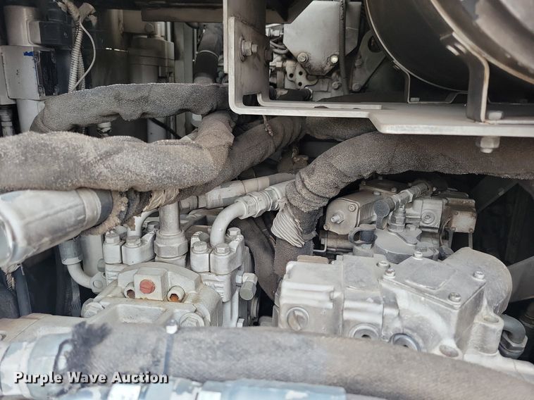 image for item DL7852 Roadtec RP175  paver