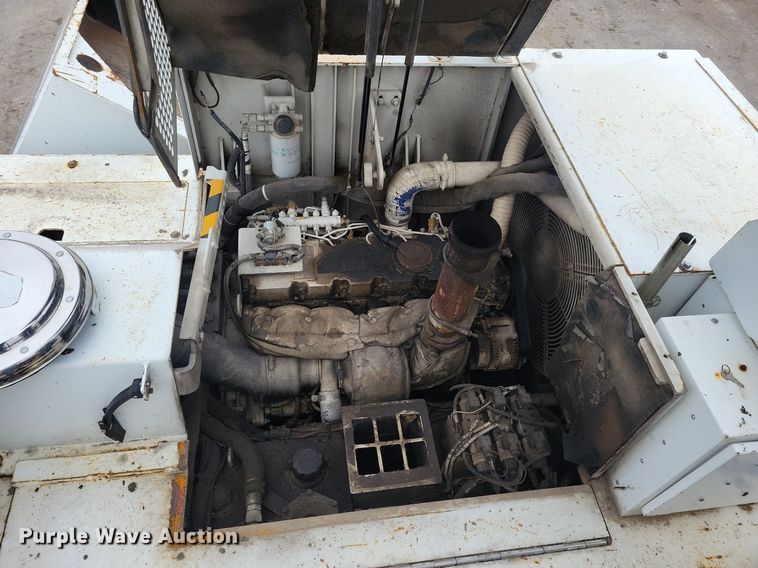 image for item DL7852 Roadtec RP175  paver