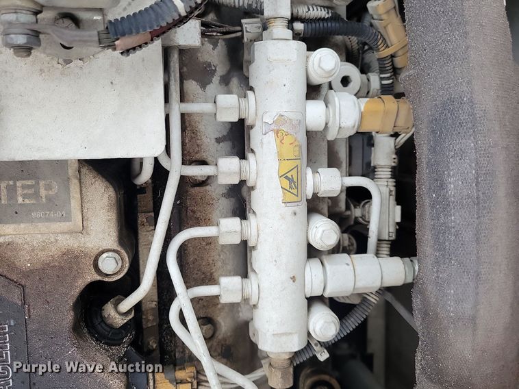 image for item DL7852 Roadtec RP175  paver