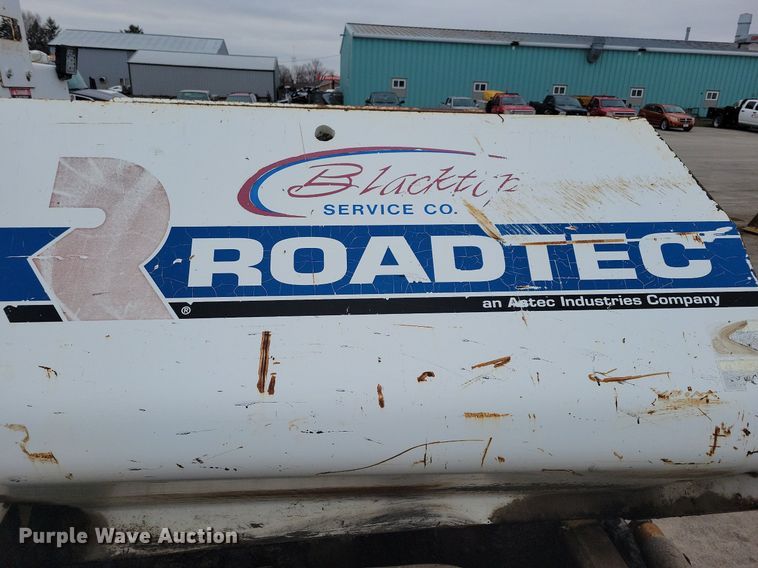 image for item DL7852 Roadtec RP175  paver